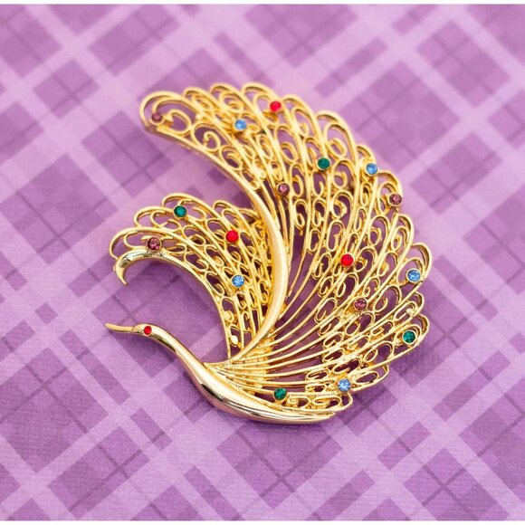 Vintage Intricate Stylish Gold Tone Peacock Majestic Rhinestones Brooch - V18 - Picture 1 of 2